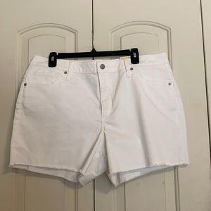 Universal Thread White Jean Shorts Size 16
